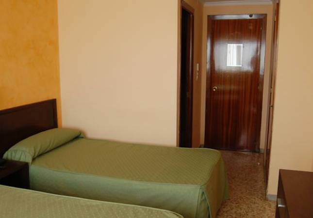 Confortables habitaciones en Hotel Balfagon Calanda. Disfruta  los mejores precios de Teruel